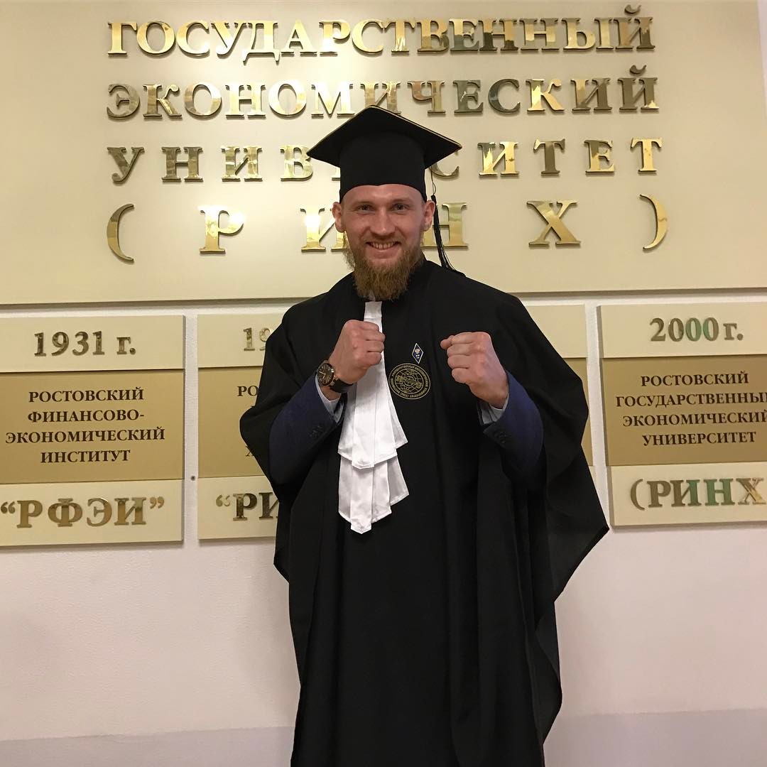Дмитрий Кудряшов получил степень магистра