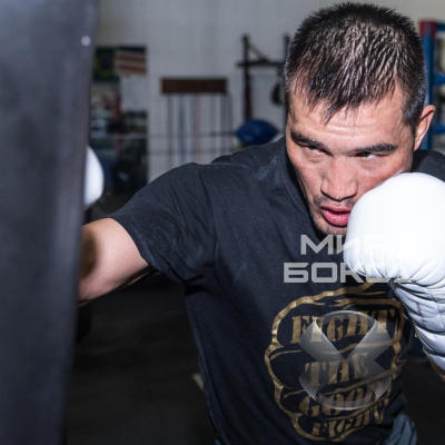 Батыр Ахмедов проведет отборочный бой в большом вечере бокса в США