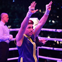 Хасанбой Дусматов защитил свой титул WBA International