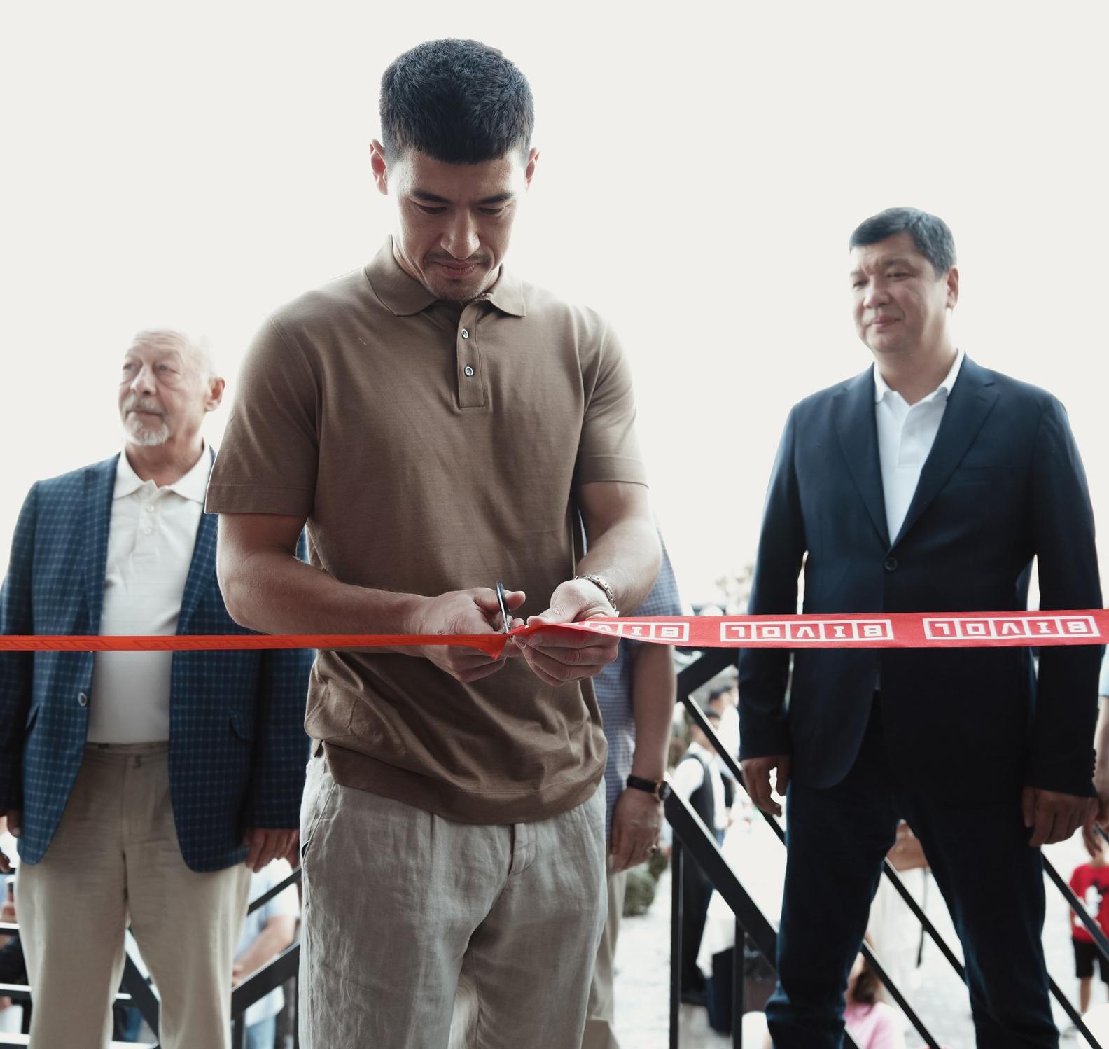 В Бишкеке открылся зал бокса имени Дмитрия Бивола